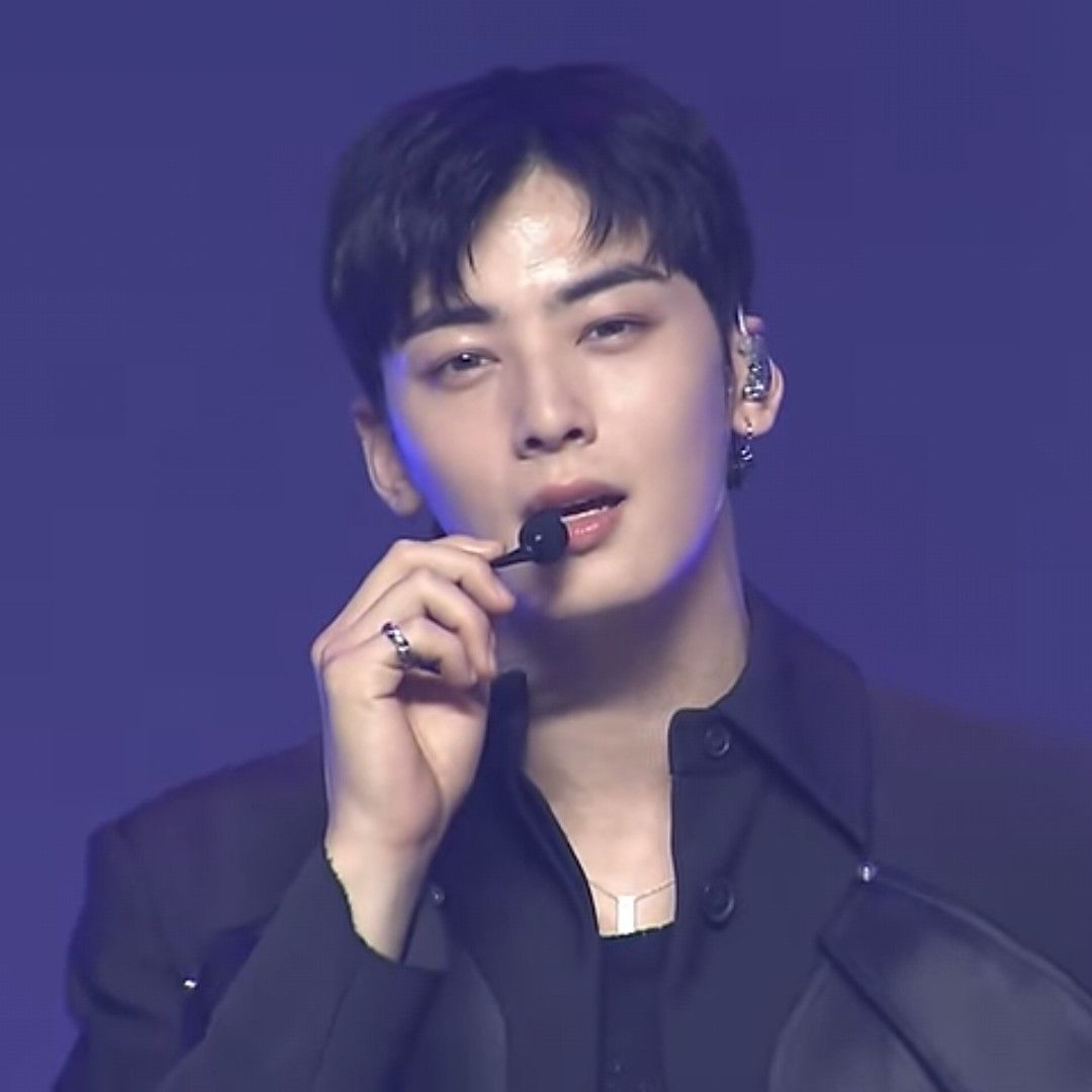 Foto terbaru dari Cha Eunwoo