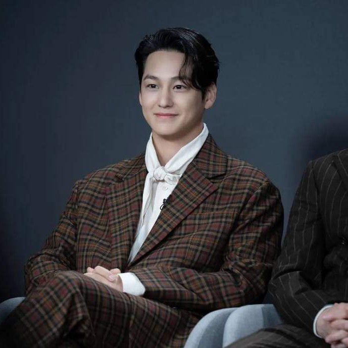 Latest photo of Kim Bum