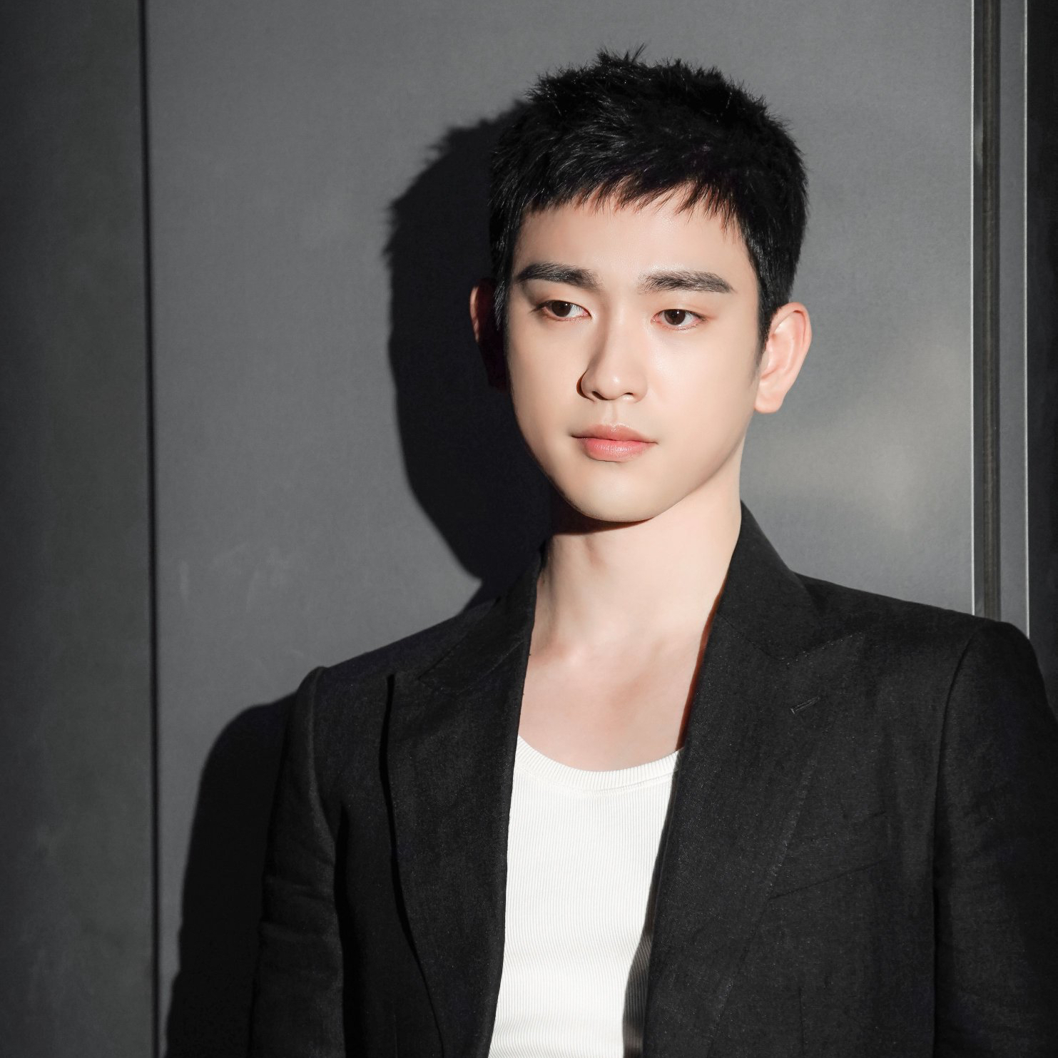 Behind-the-scenes cut of Park Jinyoung
