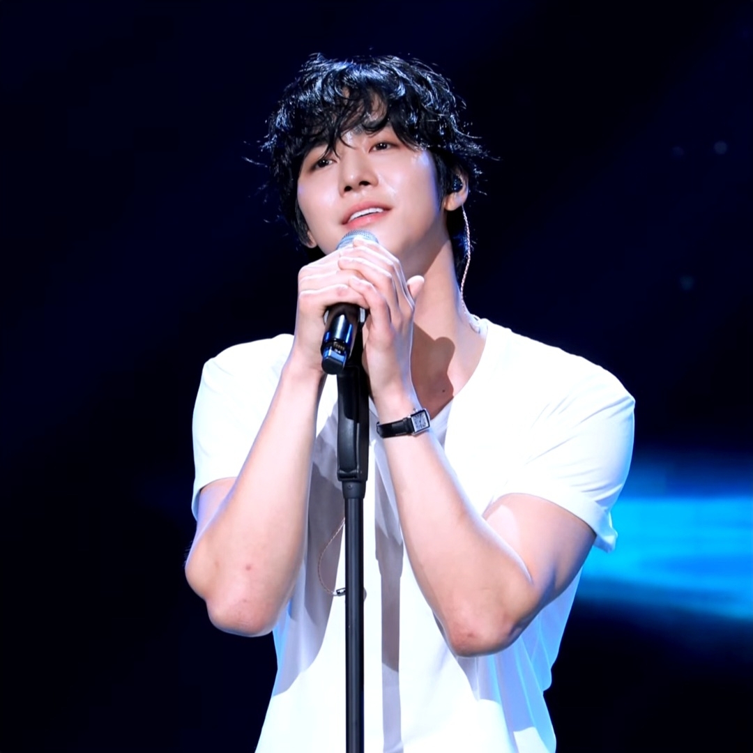 A moment captured by a fan of Ahn Hyoseop