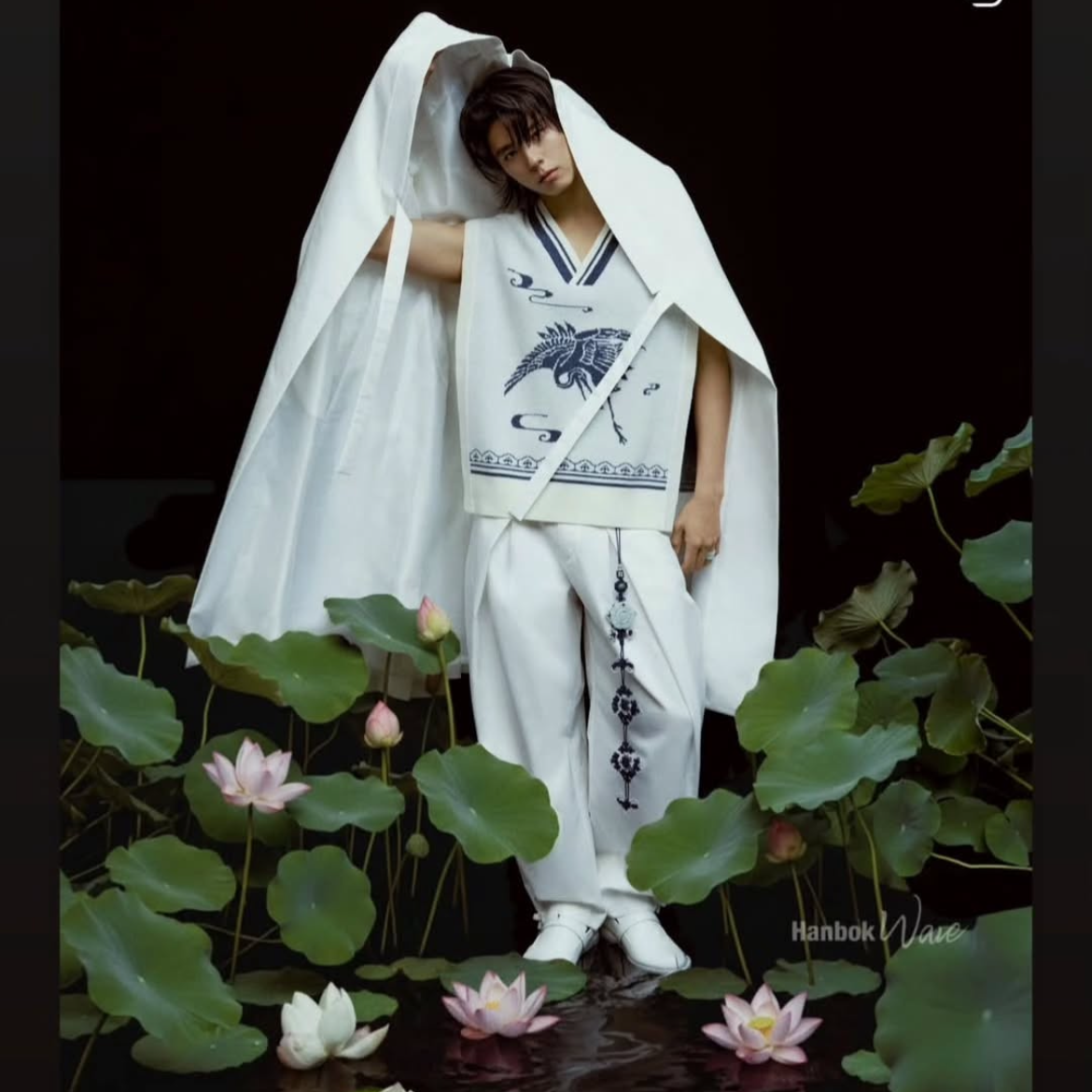 Behind-the-scenes cut of Park Bogum