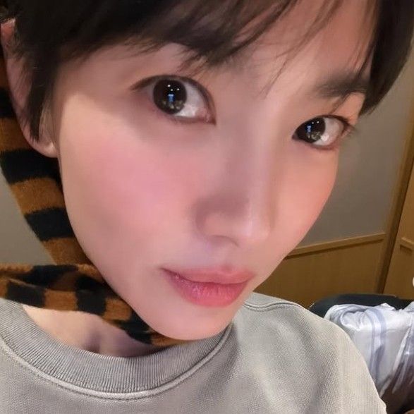 A moment captured by a fan of Song Hyekyo