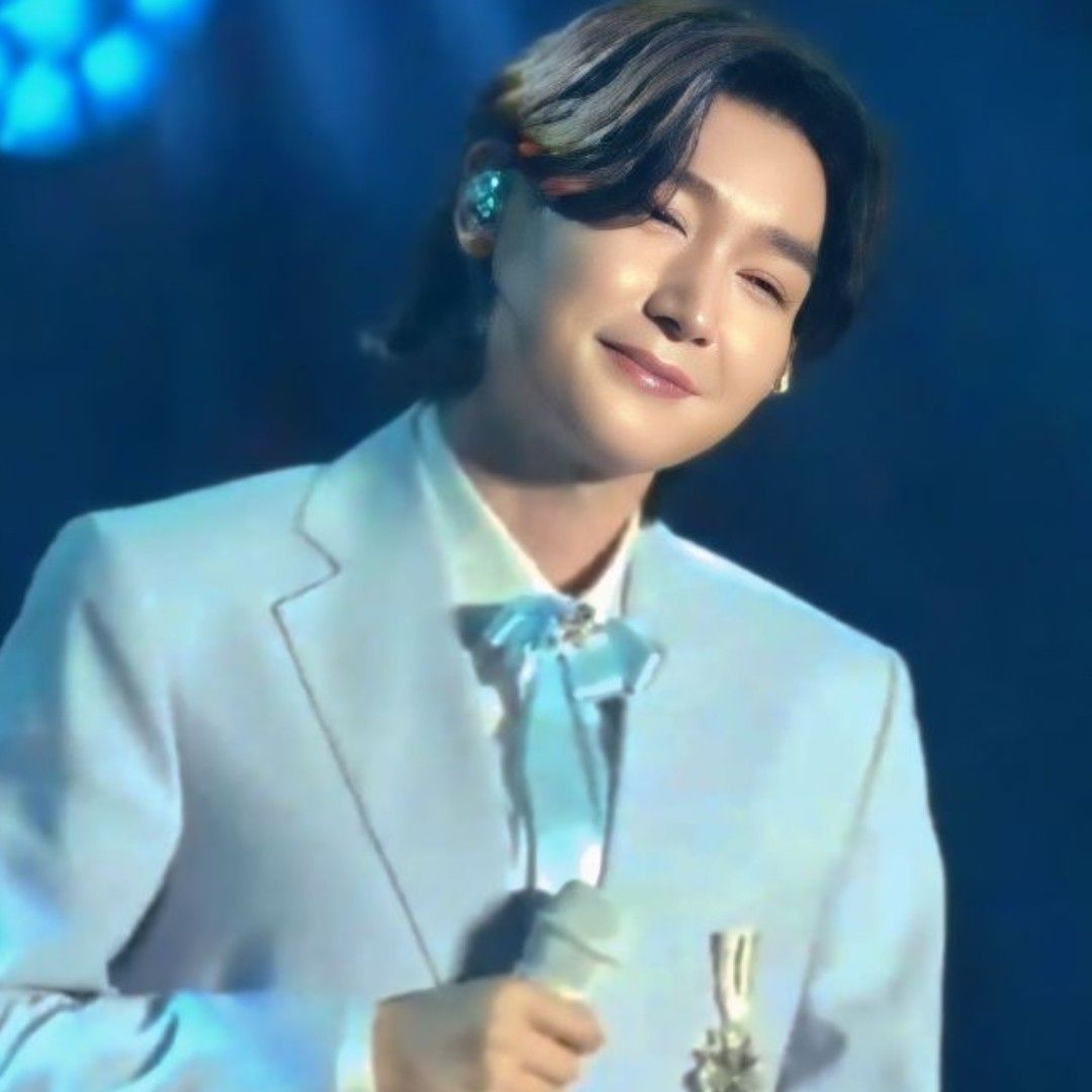 Latest photo of Kim Yongbin