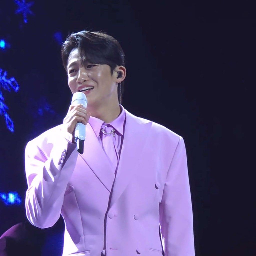 Latest photo of Shin Seungtae