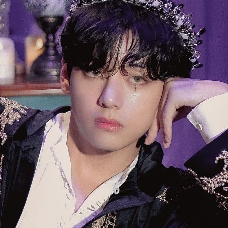 Recent activity shot of Kim Taehyung (V)