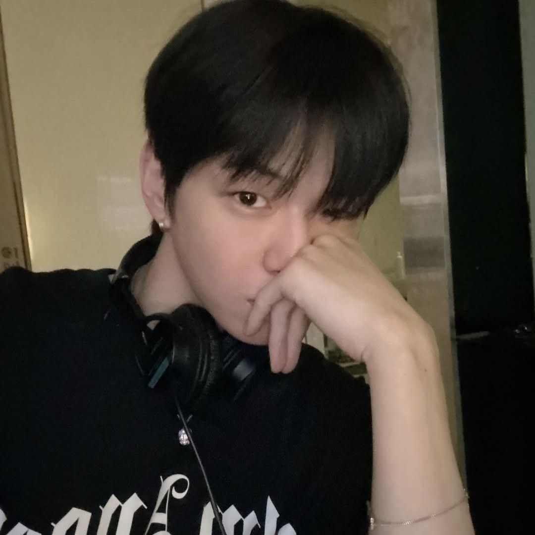 Behind-the-scenes cut of Secret Garden