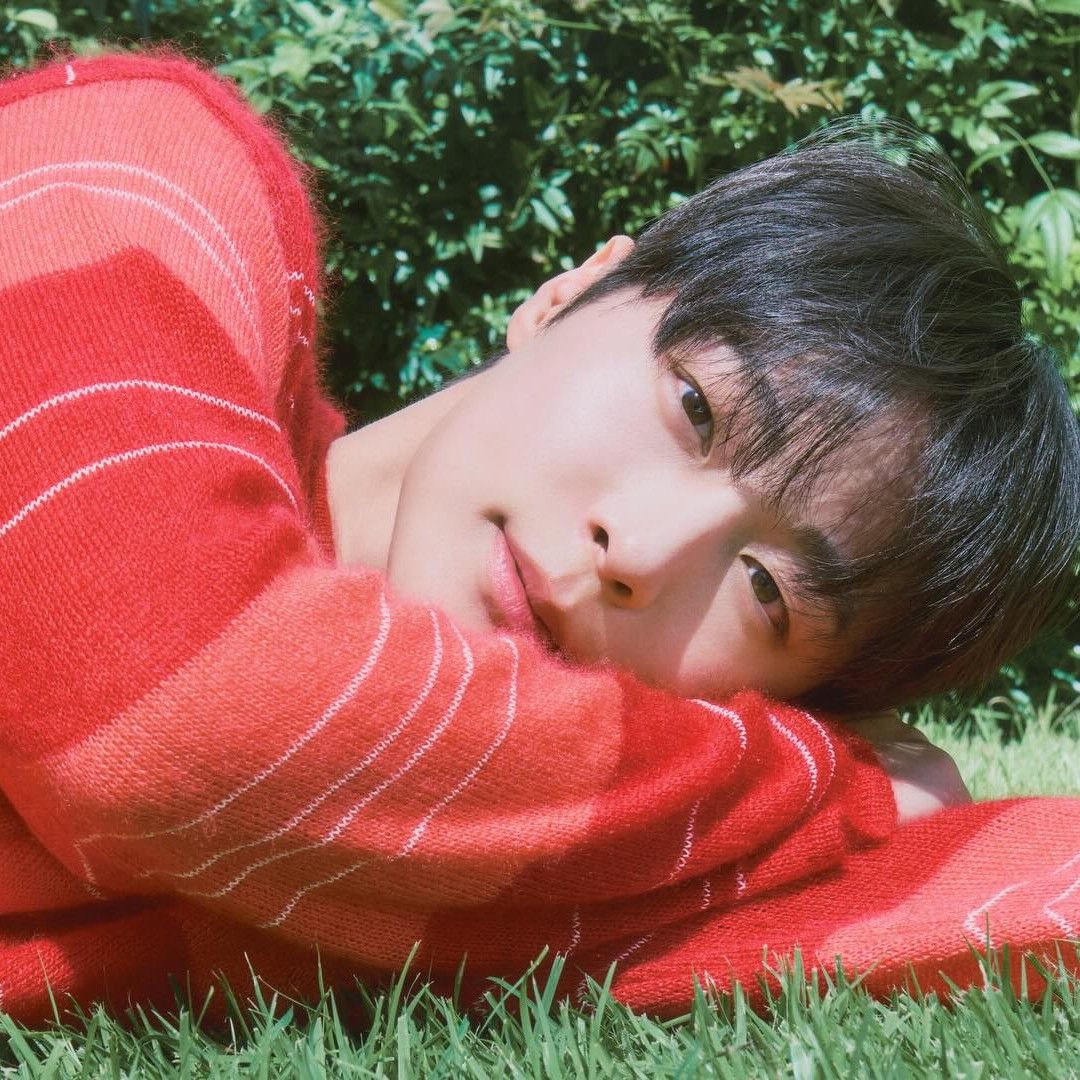 A moment captured by a fan of Bae Inhyuk