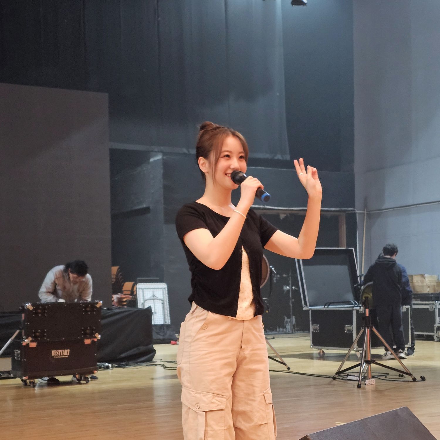 Latest photo of Oh Yujin