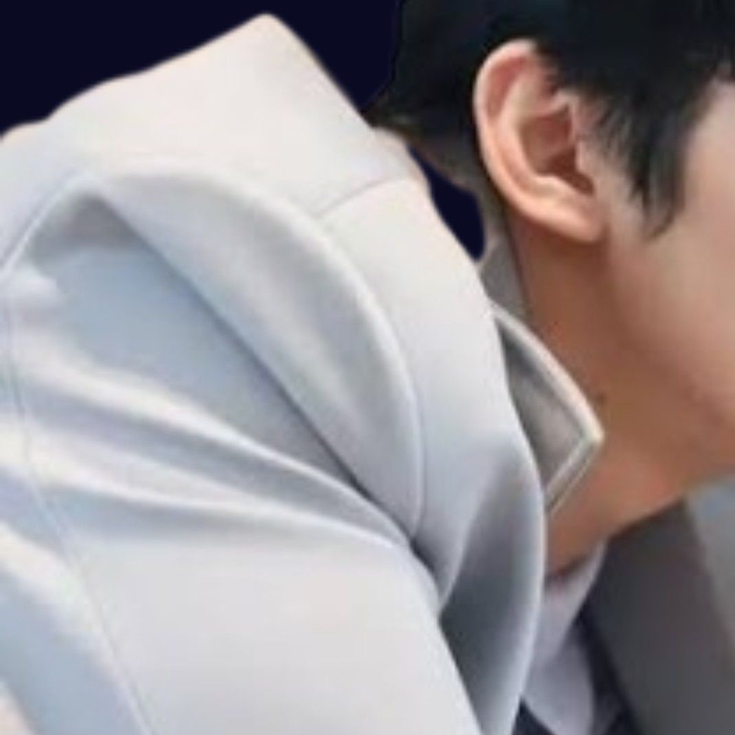 A moment captured by a fan of Park Sunghoon