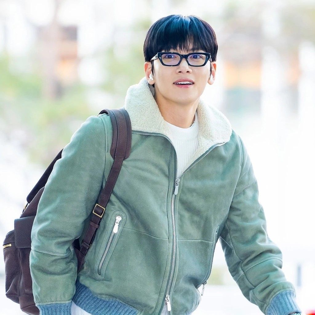 Recent activity shot of Ji Changwook