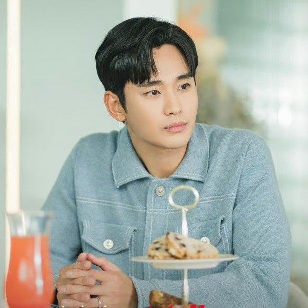 Recent activity shot of Kim Soohyun