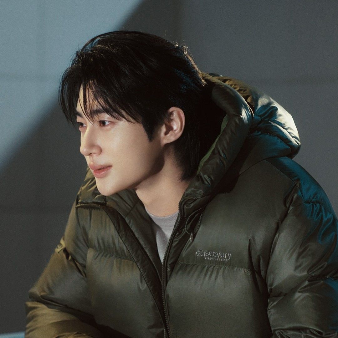 Behind-the-scenes cut of Byeon Wooseok