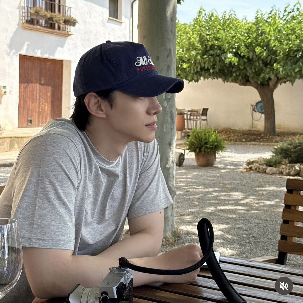 Recent activity shot of Lee Junho