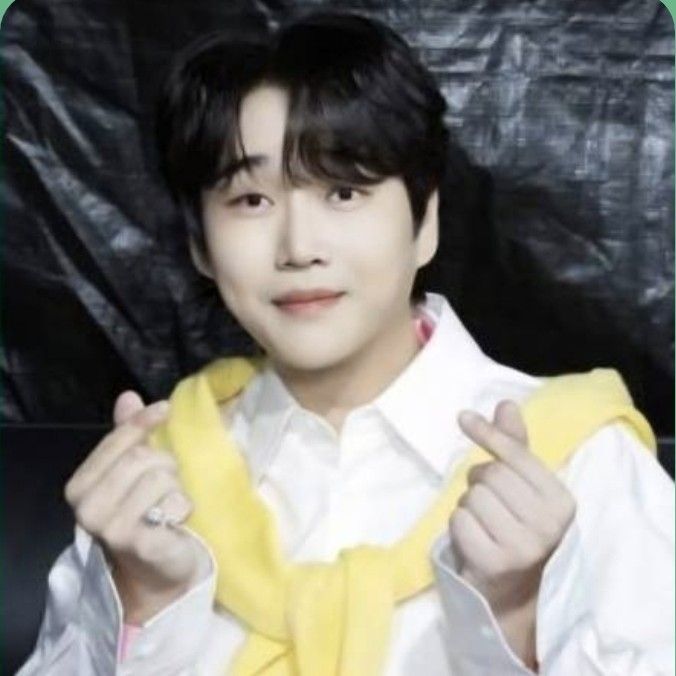 Foto kegiatan terbaru dari Hwang Youngwoong