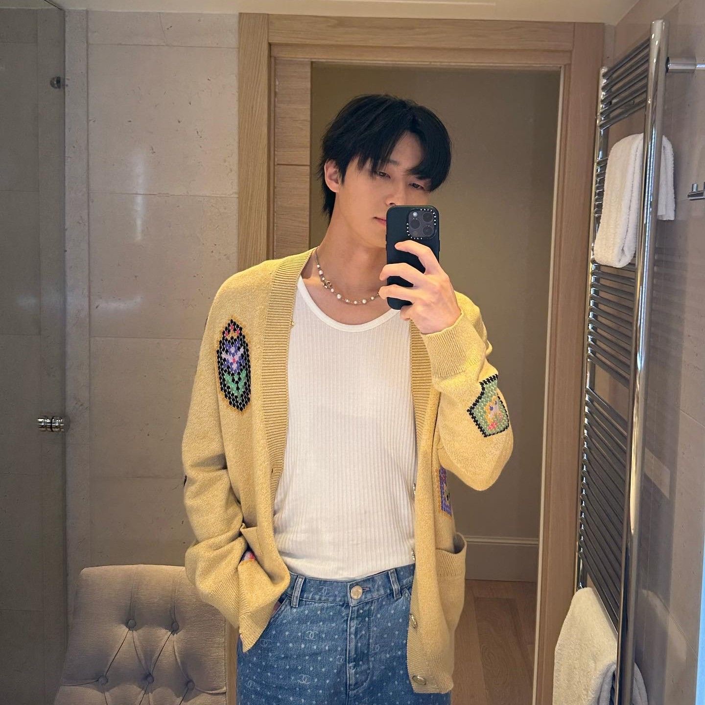 A moment captured by a fan of Park Seojoon
