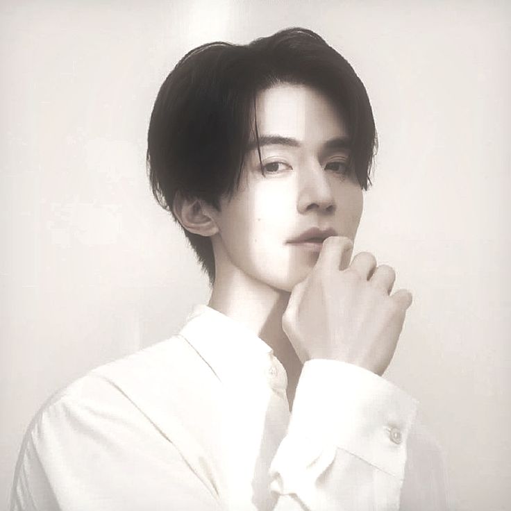Recent activity shot of Lee Dongwook