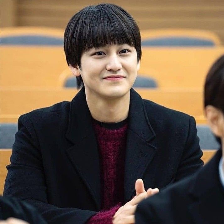 Behind-the-scenes cut of Kim Bum