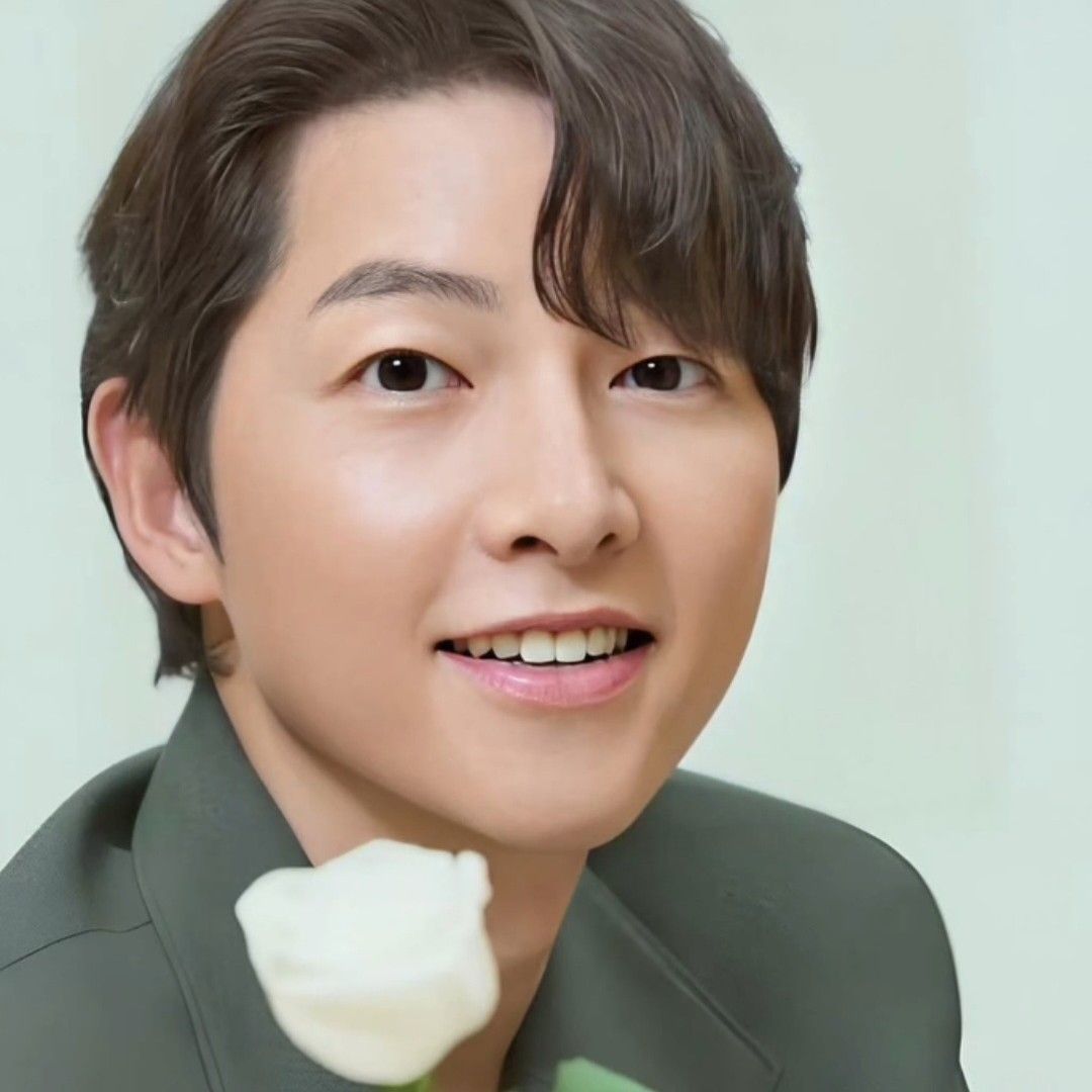 송중기의 최신 사진