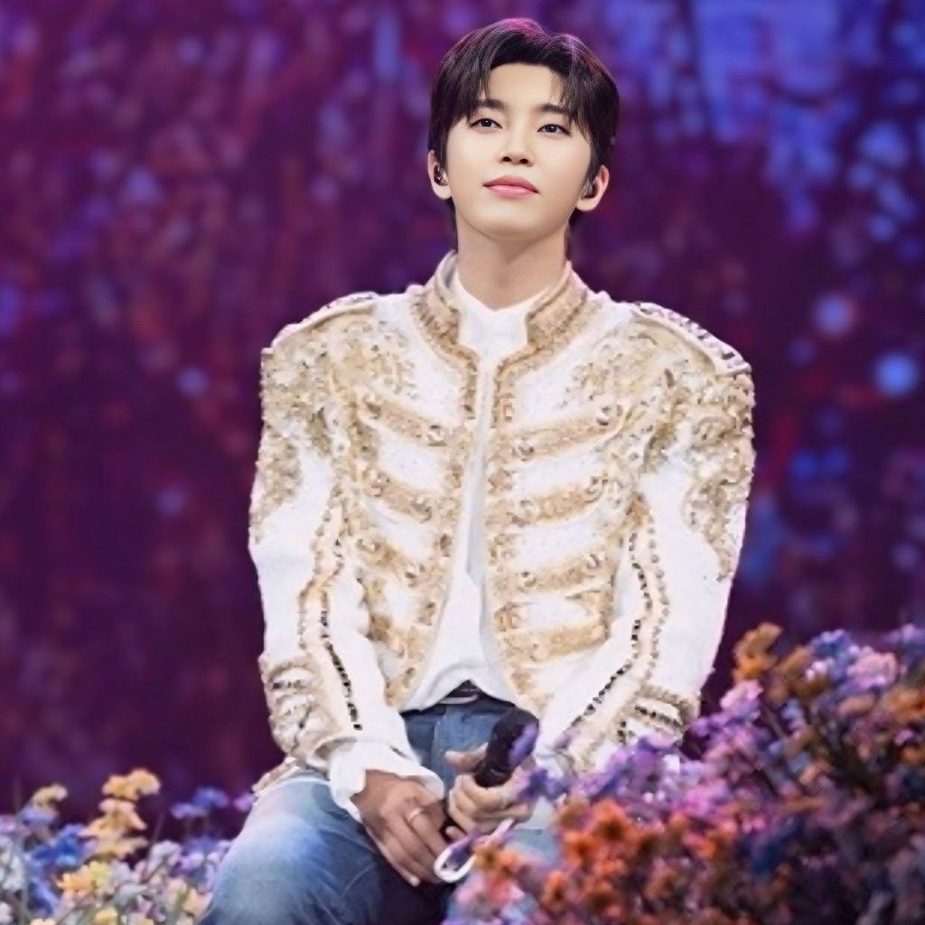 Behind-the-scenes cut of Lim Youngwoong