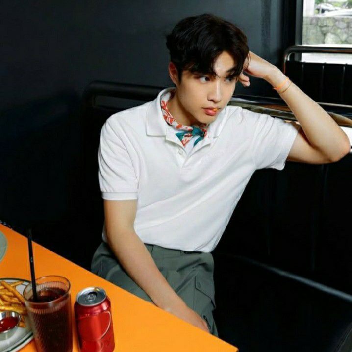 A moment captured by a fan of Lee Jongwon