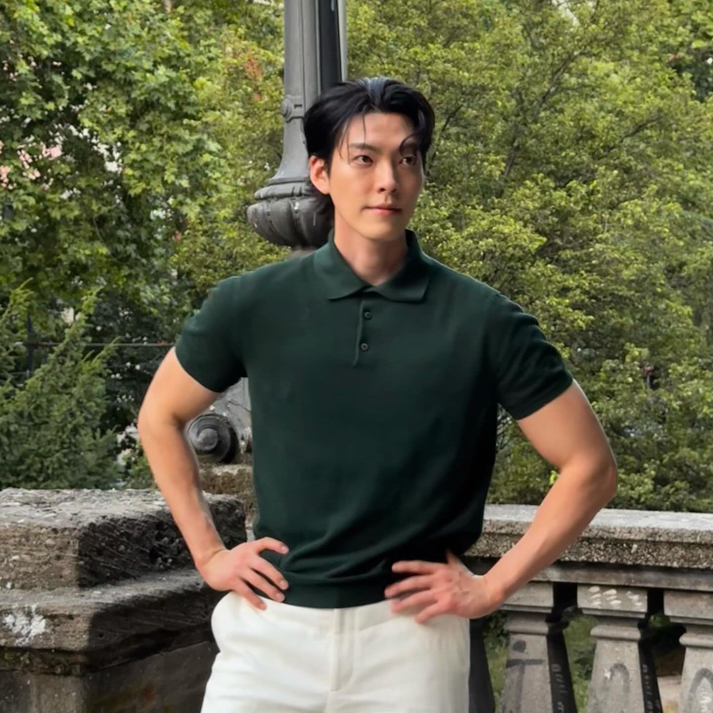 Behind-the-scenes cut of Kim Woobin