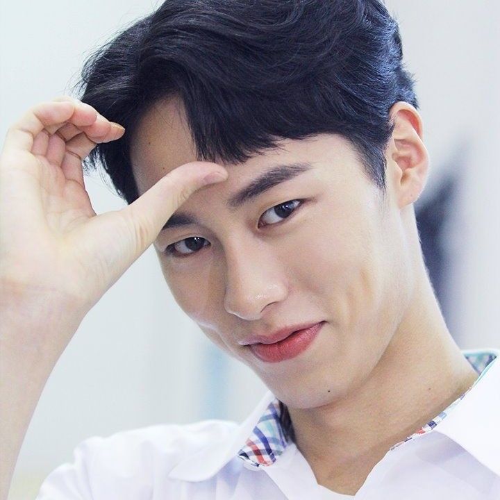 A moment captured by a fan of Lee Jaewook