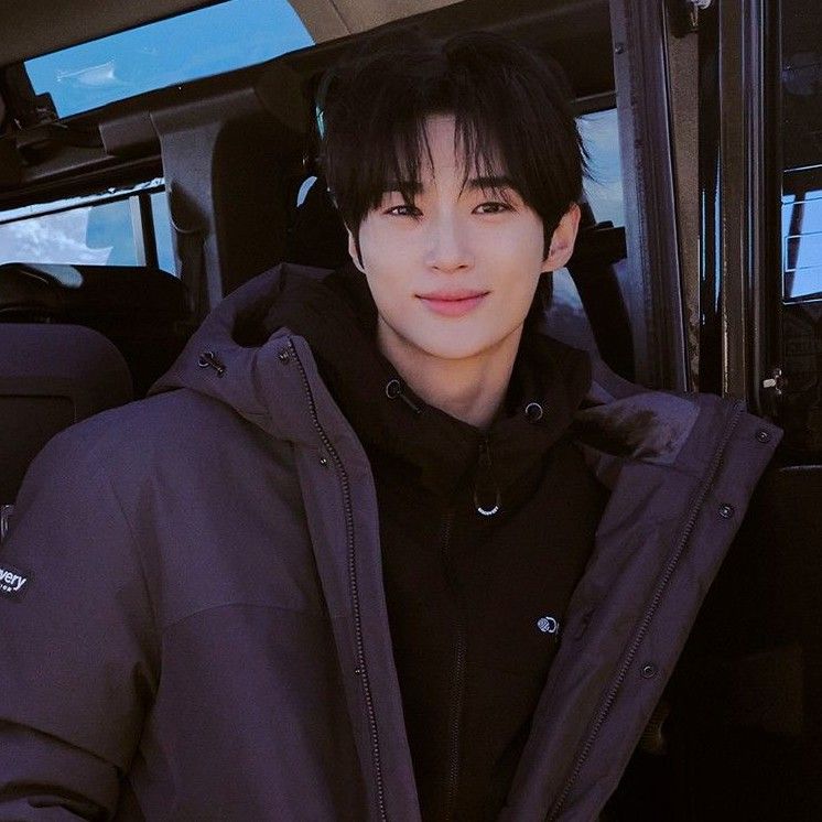 Recent activity shot of Byeon Wooseok