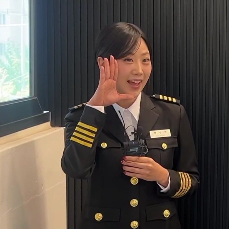 Recent activity shot of Kang Hyeyeon