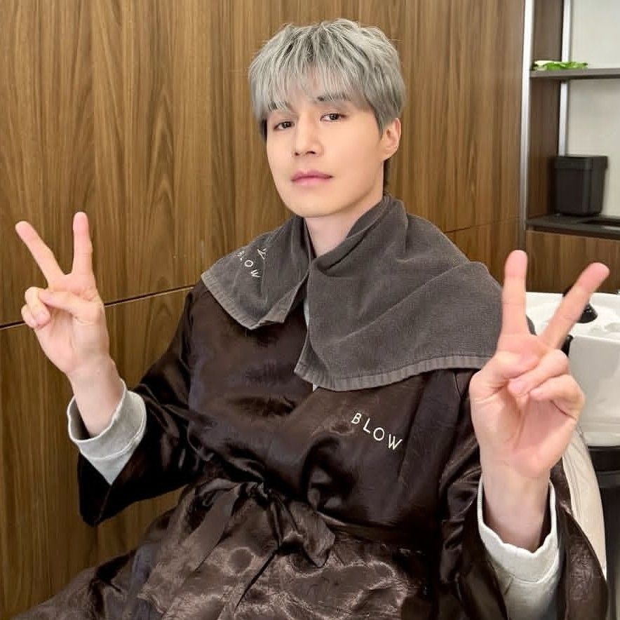 Recent activity shot of Lee Dongwook