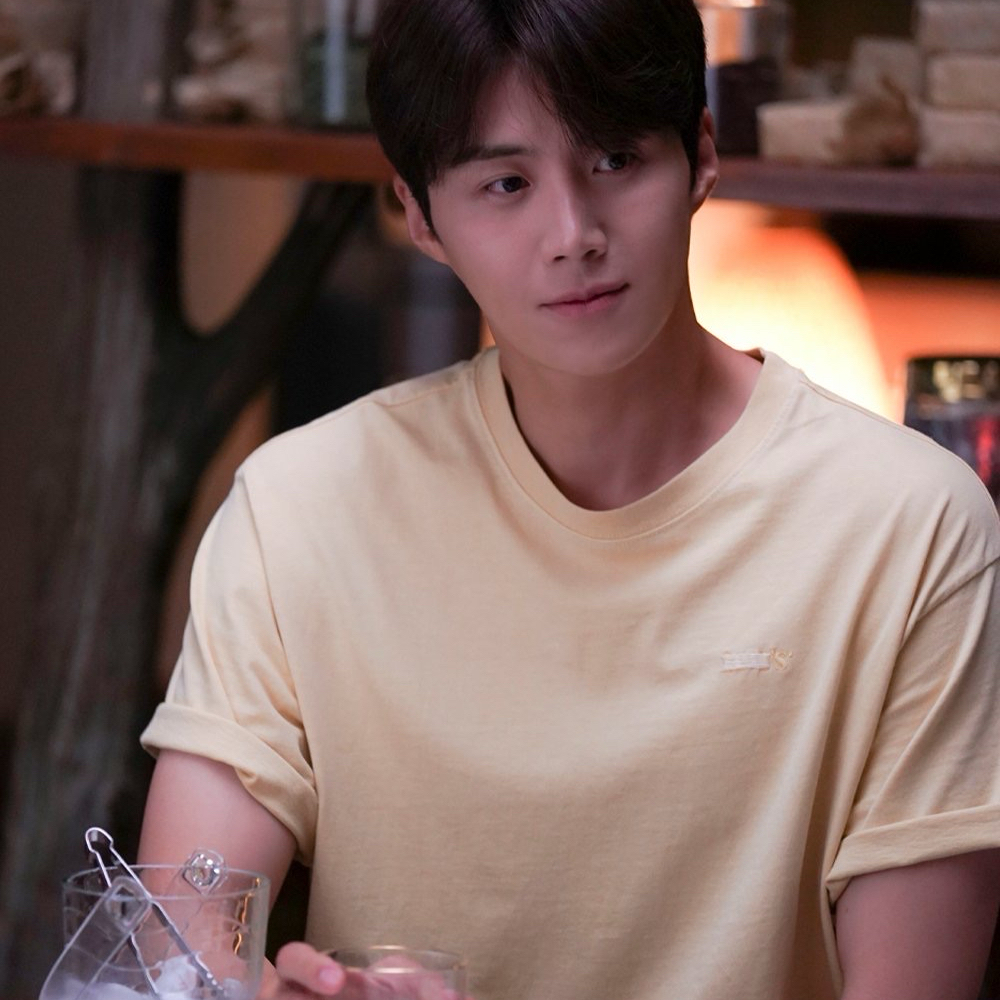 A moment captured by a fan of Kim Seonho