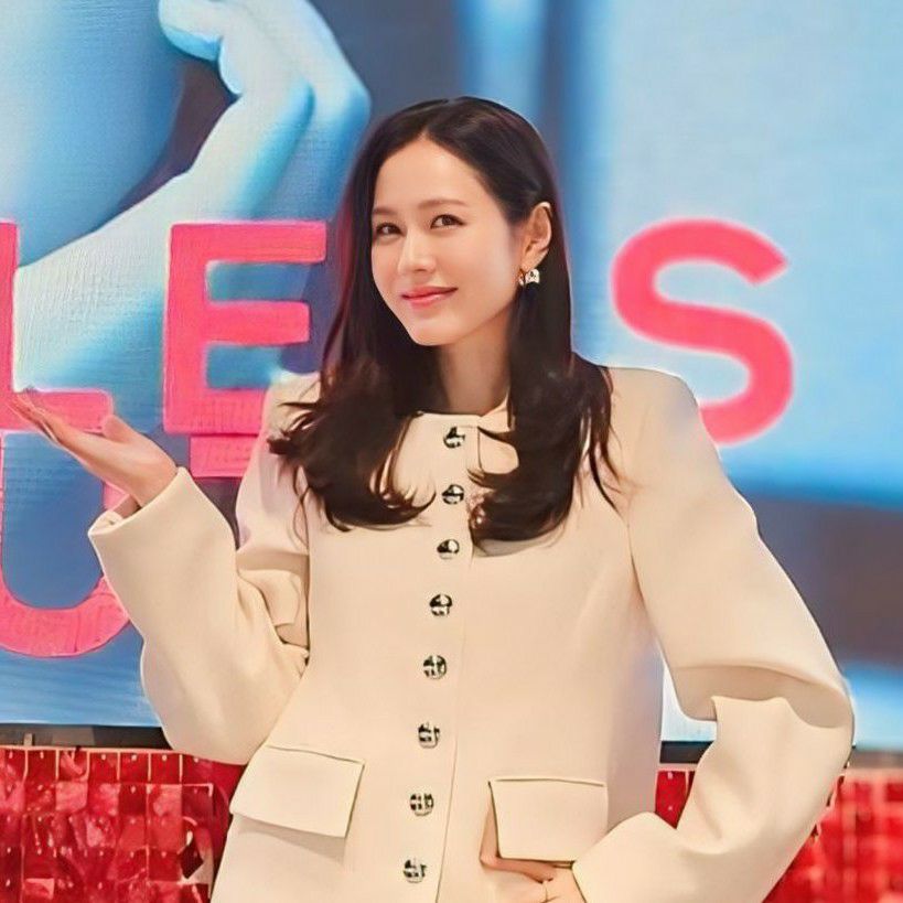Behind-the-scenes cut of Son Yejin