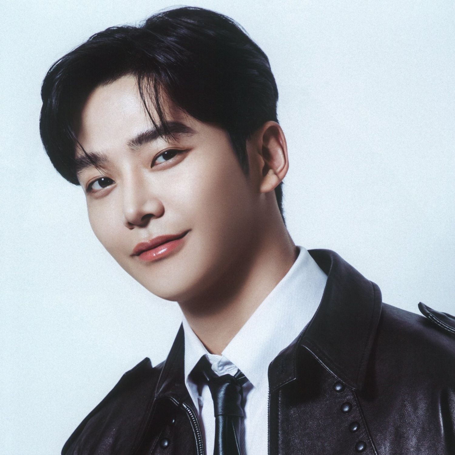 Behind-the-scenes cut of Rowoon