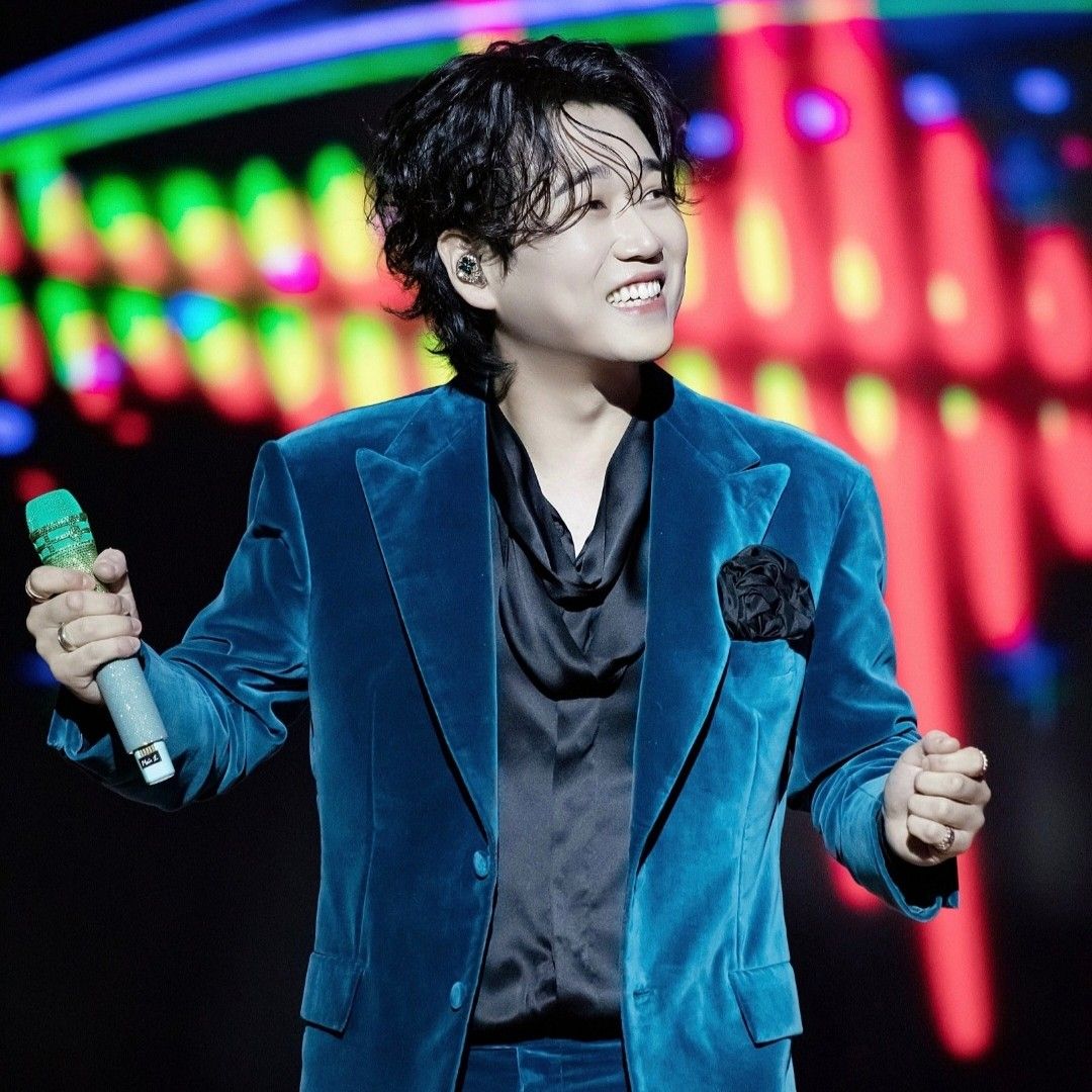 A moment captured by a fan of Hwang Youngwoong