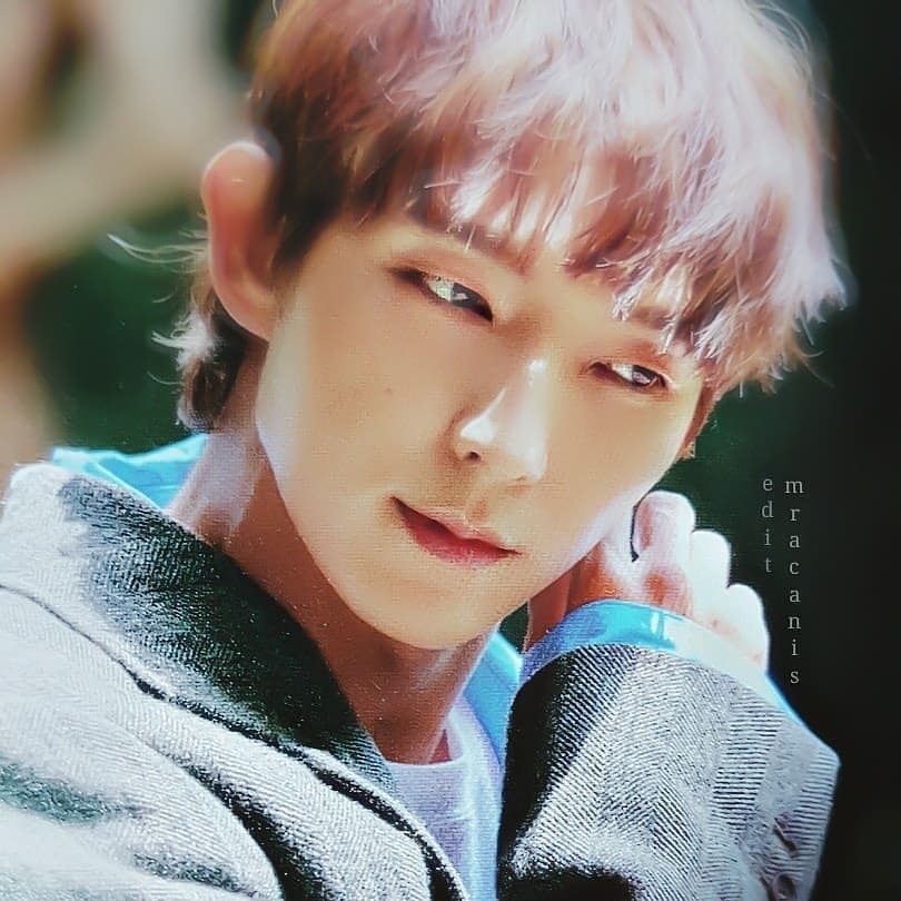 A moment captured by a fan of Lee Joongi