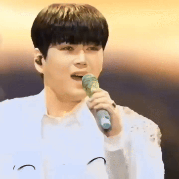 Behind-the-scenes cut of Hwang Youngwoong