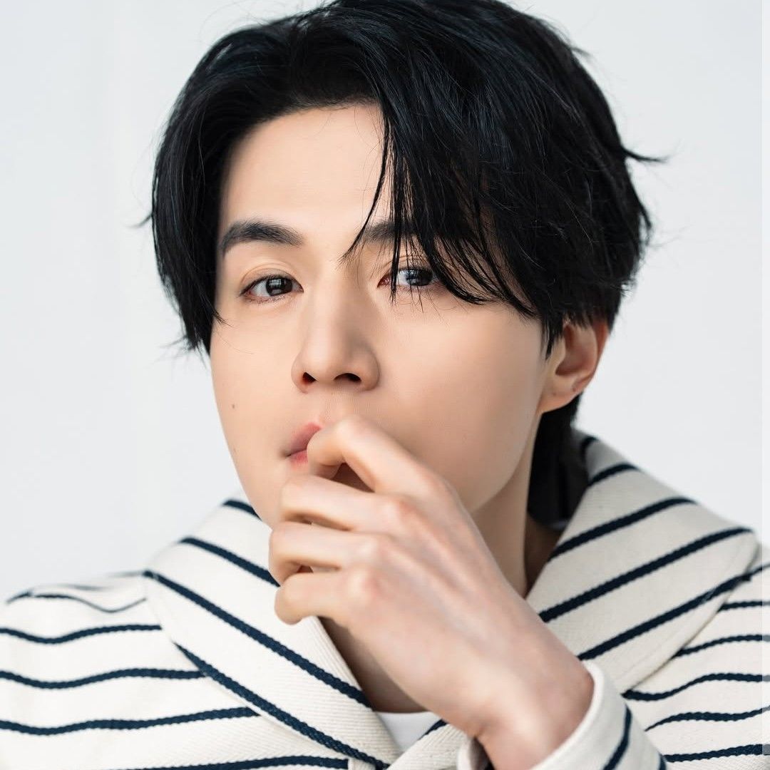 Behind-the-scenes cut of Lee Dongwook