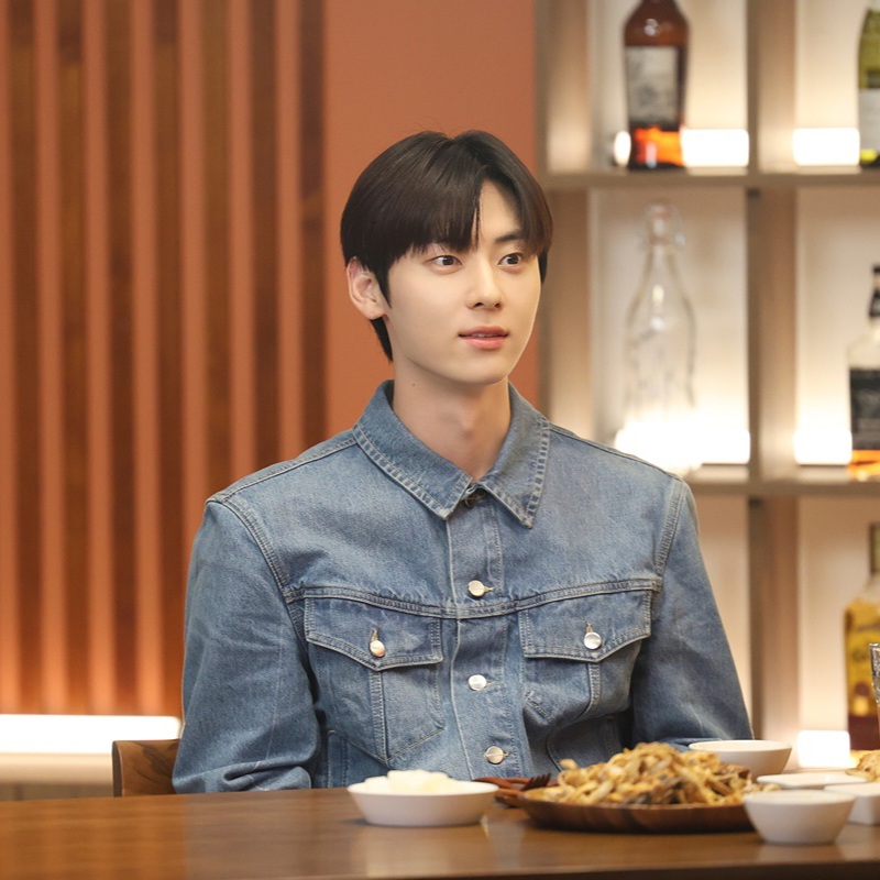 Behind-the-scenes cut of Hwang Minhyun