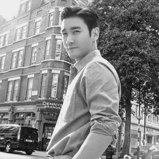 A moment captured by a fan of Choi Siwon
