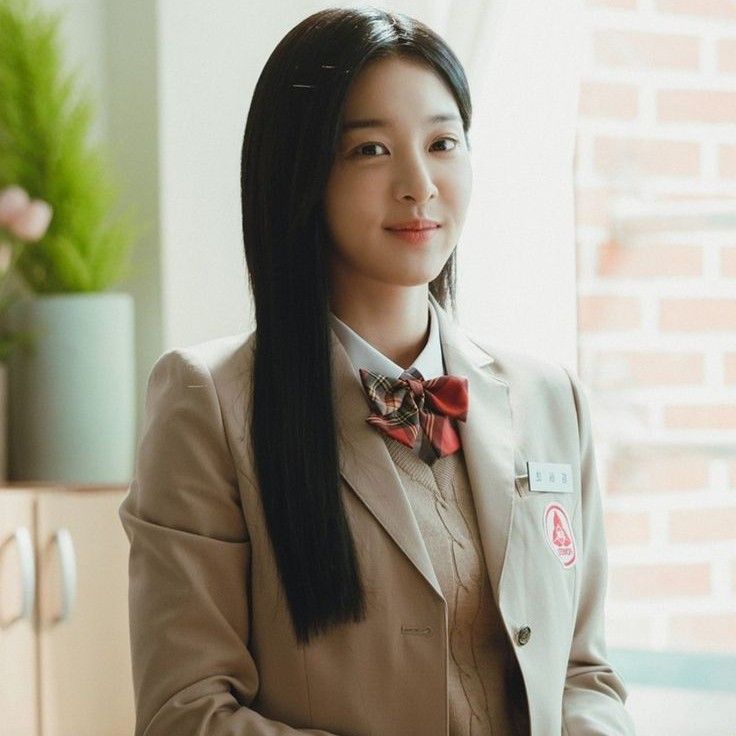 Behind-the-scenes cut of Seol Inah