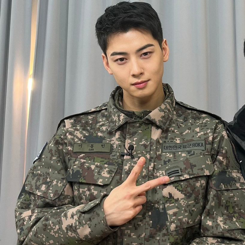 A moment captured by a fan of Cha Eunwoo