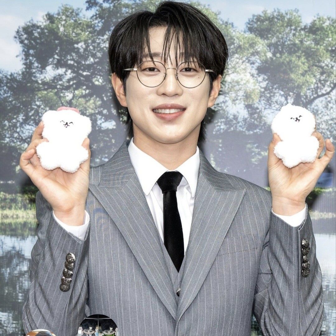 Recent activity shot of An Sunghoon