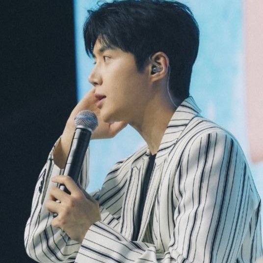 金宣虎的最新照片