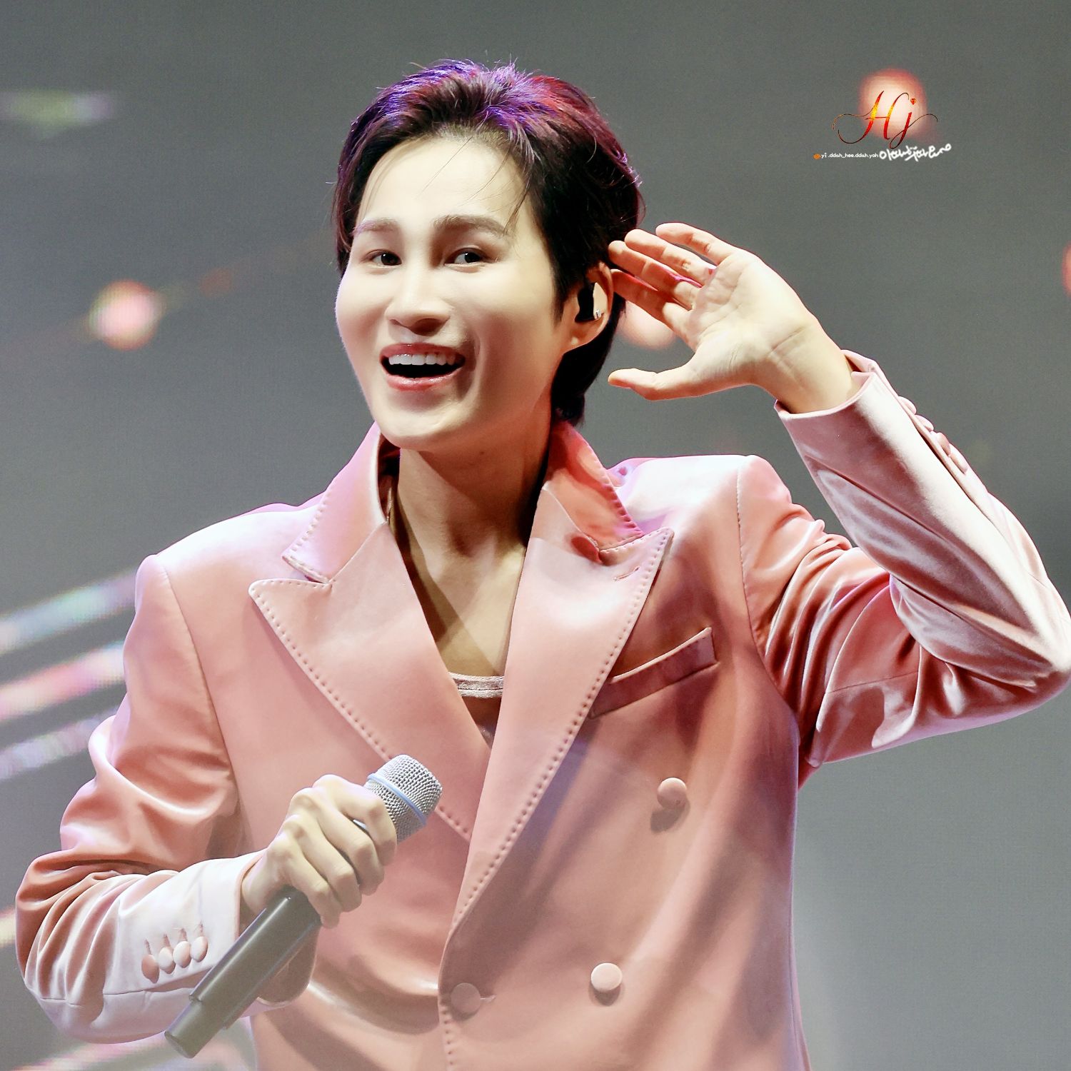 Behind-the-scenes cut of Kim Heejae