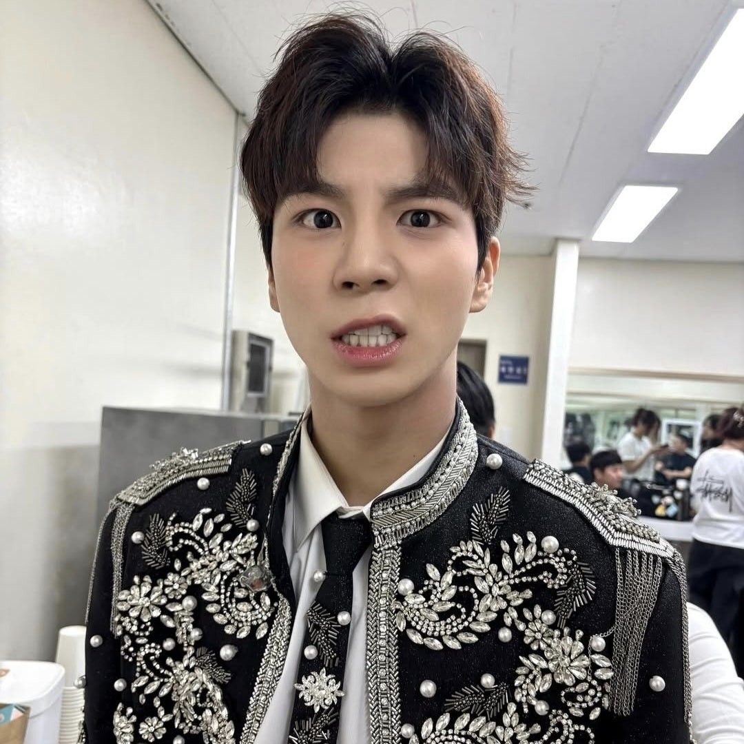 Cuplikan di balik layar dari Jeong Dongwon