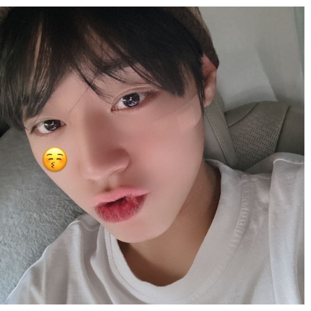 Behind-the-scenes cut of Park Jihoon