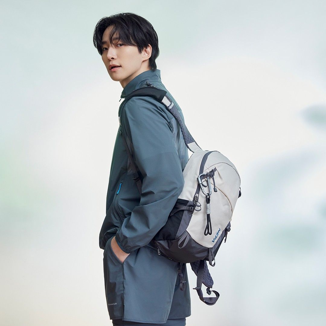 Recent activity shot of Lee Junho