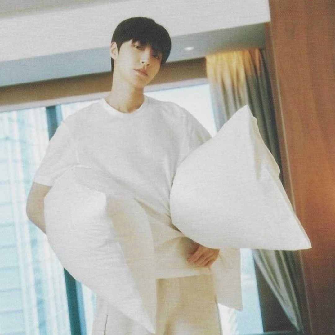 Recent activity shot of Hwang Inyoup