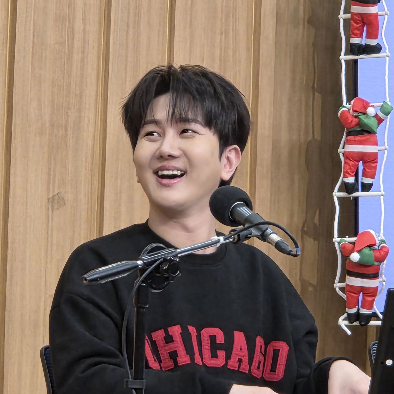 金秀瓚的最新照片