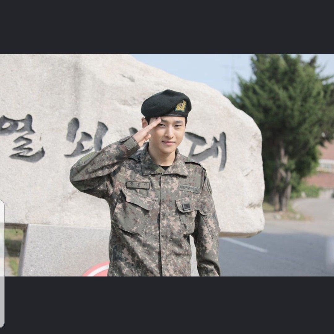 A moment captured by a fan of Seong Ri