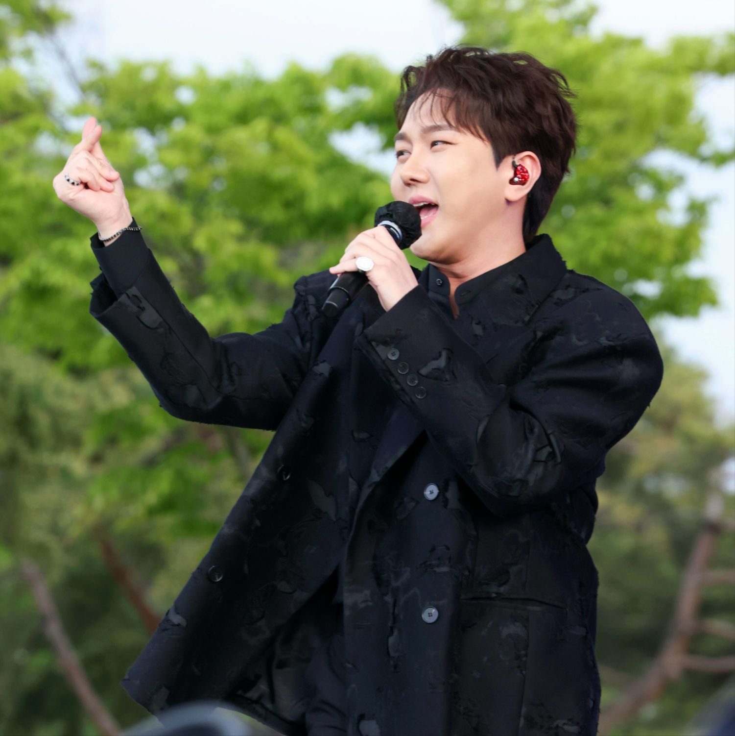 Behind-the-scenes cut of Kim Soochan